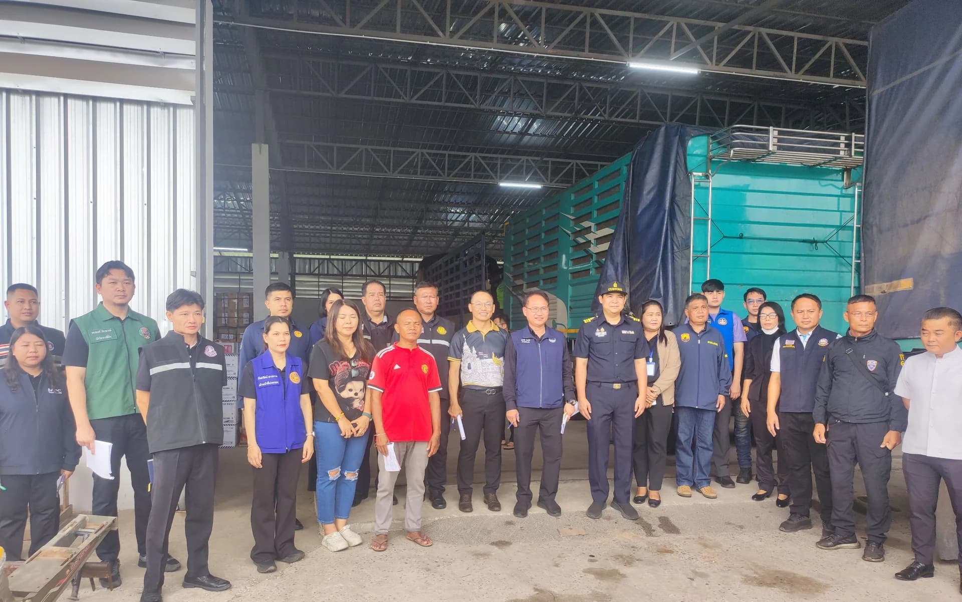 ปฏิบัติการร่วมกับคณะทำงานเพื่อปฏิบัติการปราบปรามการกระทำความผิดเกี่ยวกับการประกอบธุรกิจที่ฝ่าฝืนกฎหมาย